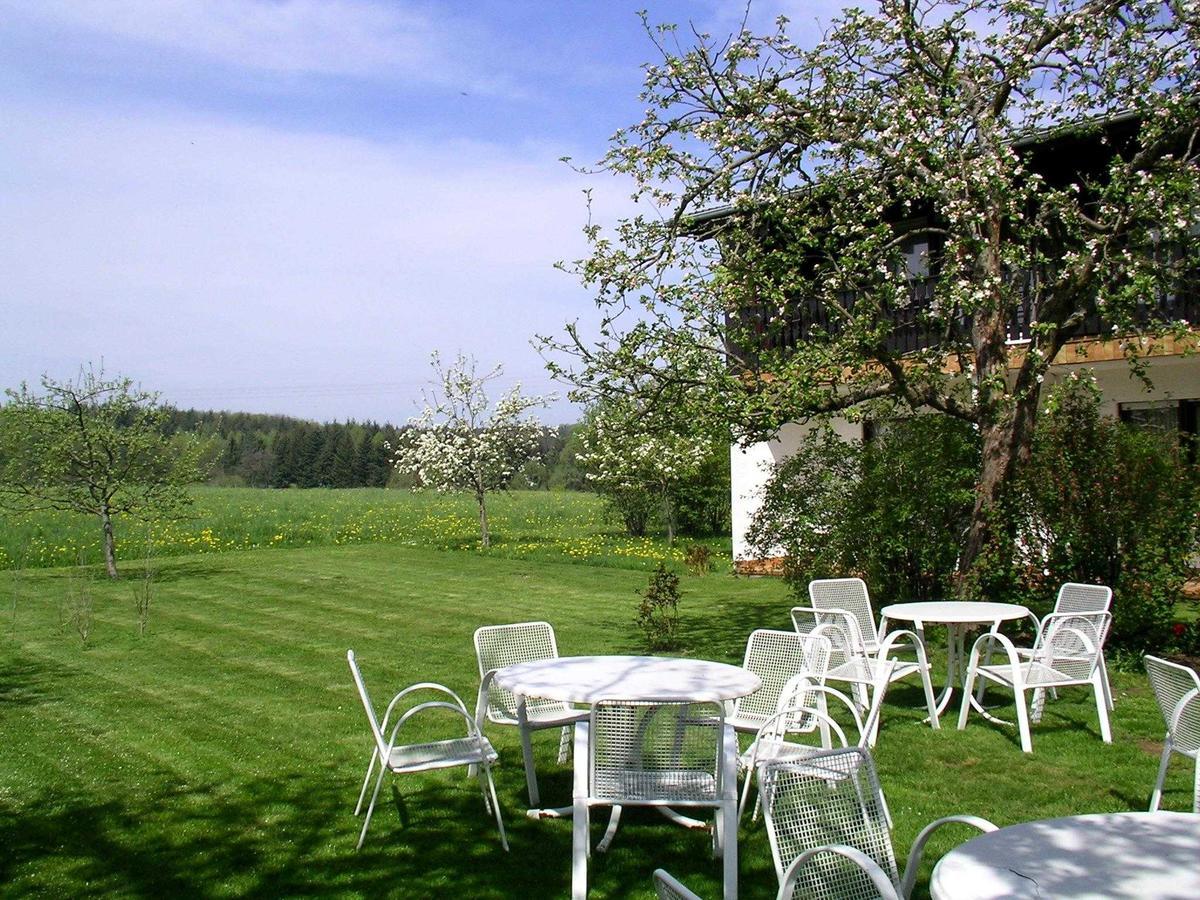 Cafe Best Gaestezimmer Bullau Exteriér fotografie